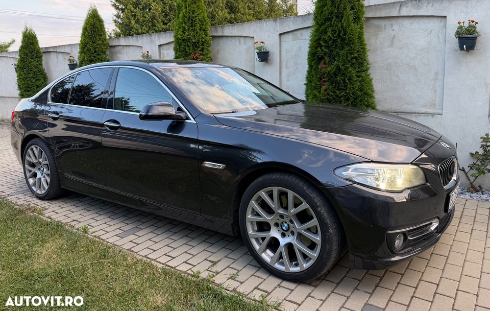BMW Seria 5 525d Aut. Luxury Line - 2