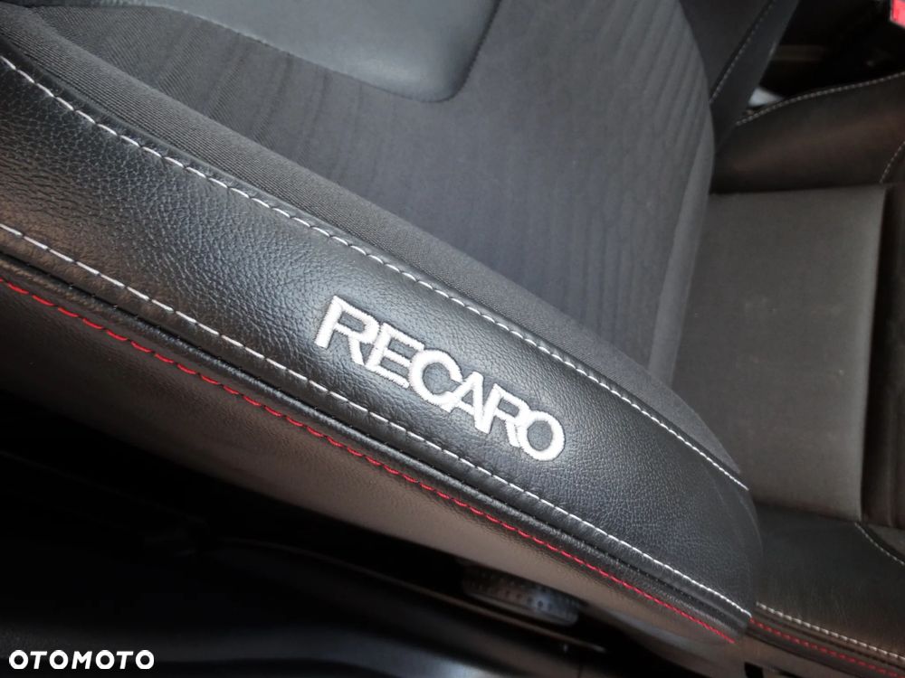Ford Fiesta 1.6 EcoBoost ST200 - 34