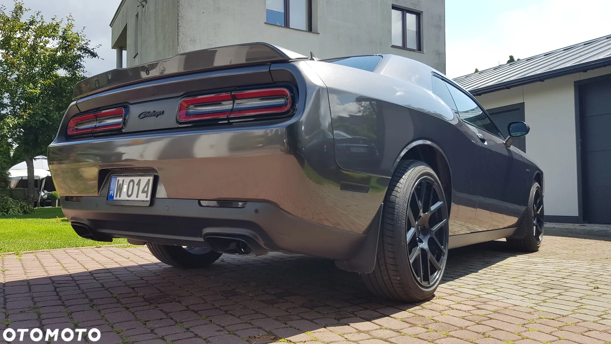 Dodge Challenger - 13