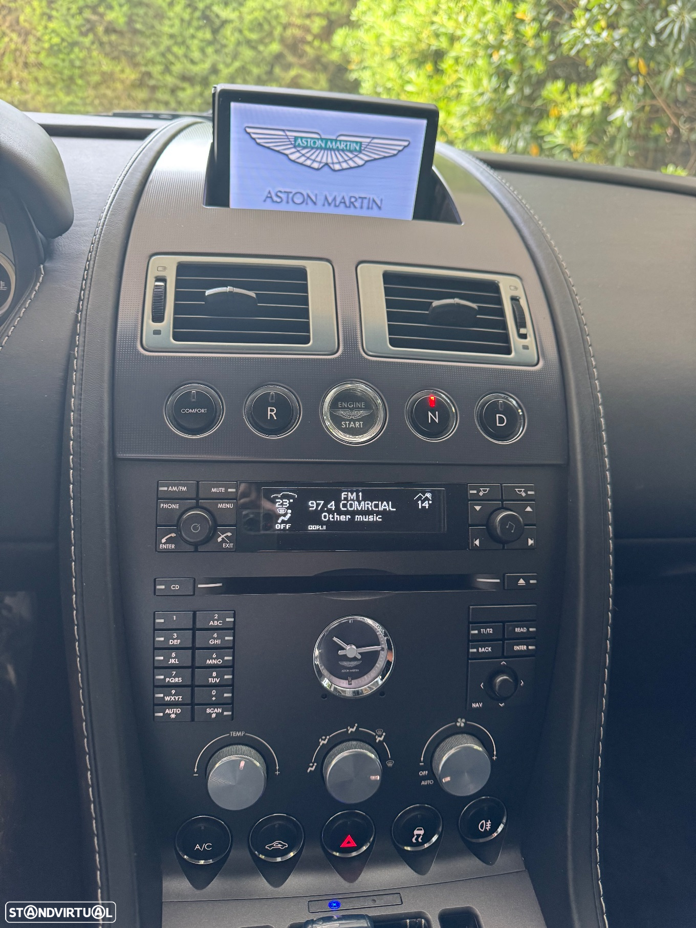 Aston Martin Vantage Roadster - 27
