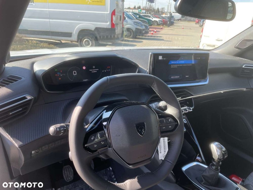 Peugeot 2008 - 11