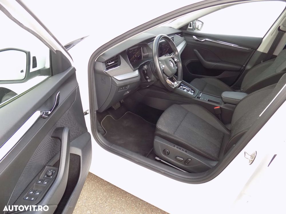 Skoda Octavia Combi 2.0 TDI (Green tec) DSG Style - 11