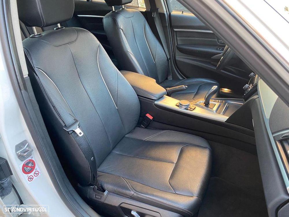 BMW 330 e iPerformance Line Sport - 38