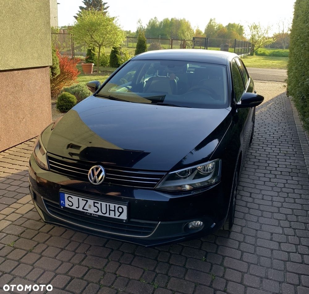 Volkswagen Jetta 1.4 TSI Highline - 1
