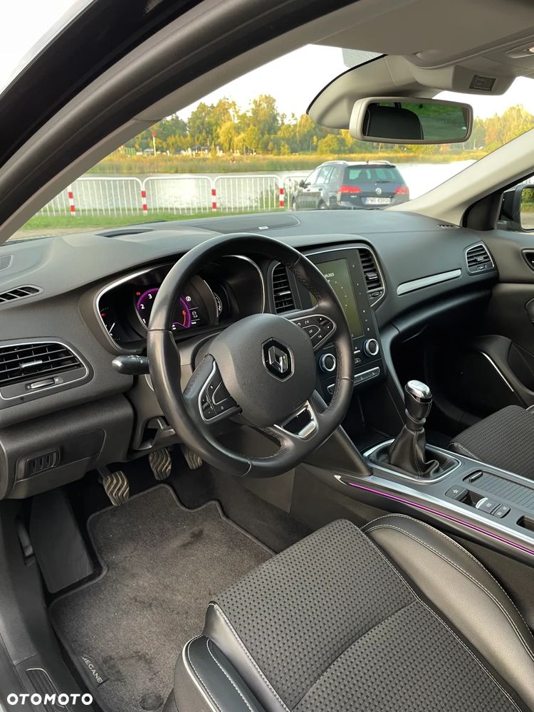 Renault Megane ENERGY TCe 130 BOSE EDITION - 38