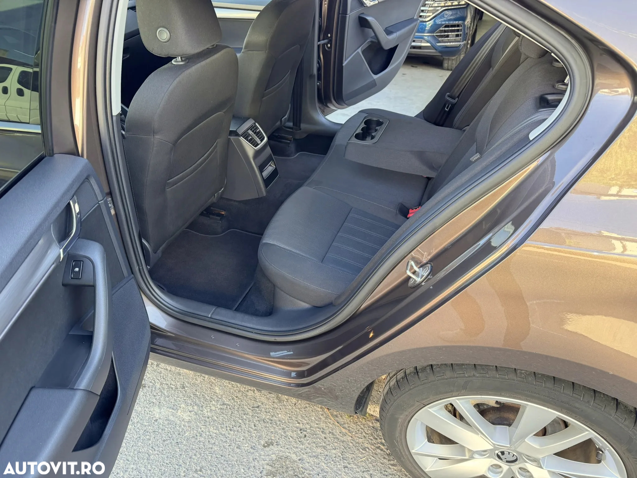 Skoda Octavia 1.6 TDI DSG Ambition - 22