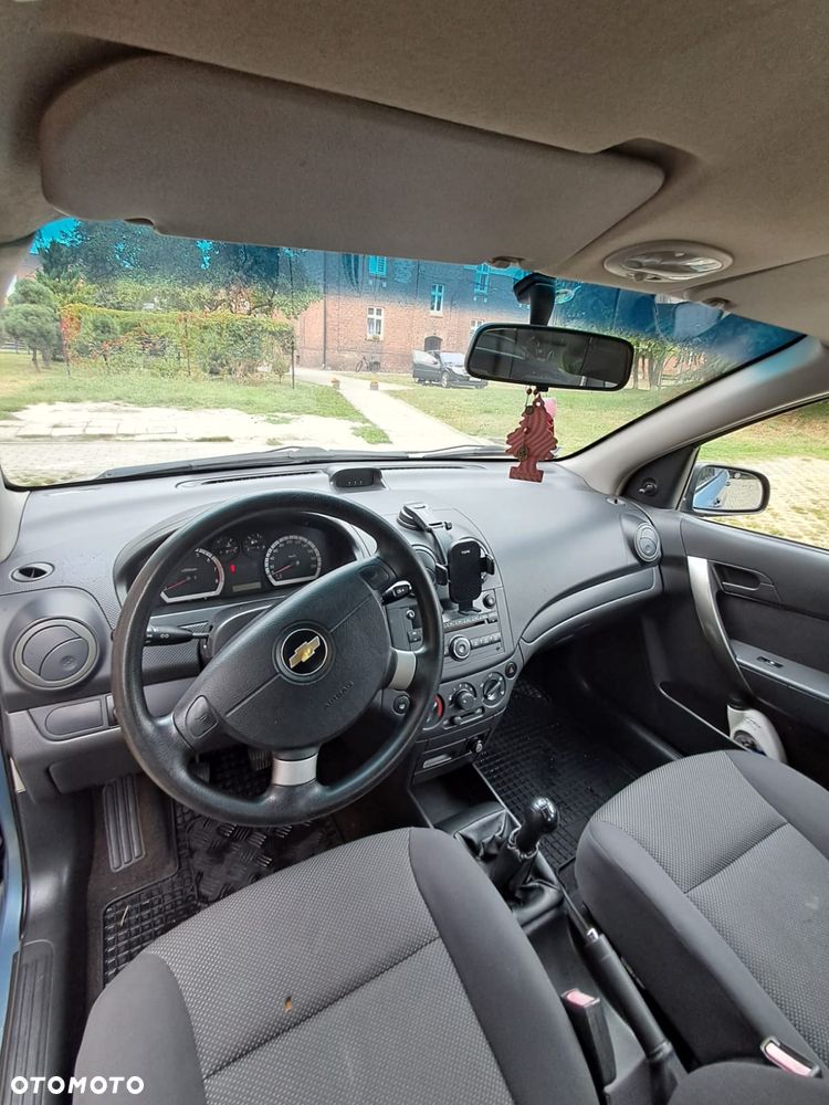 Chevrolet Aveo - 9