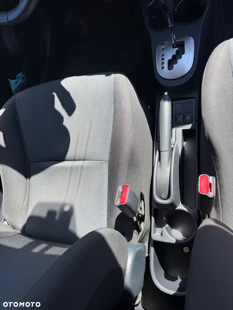 Toyota Yaris - 10