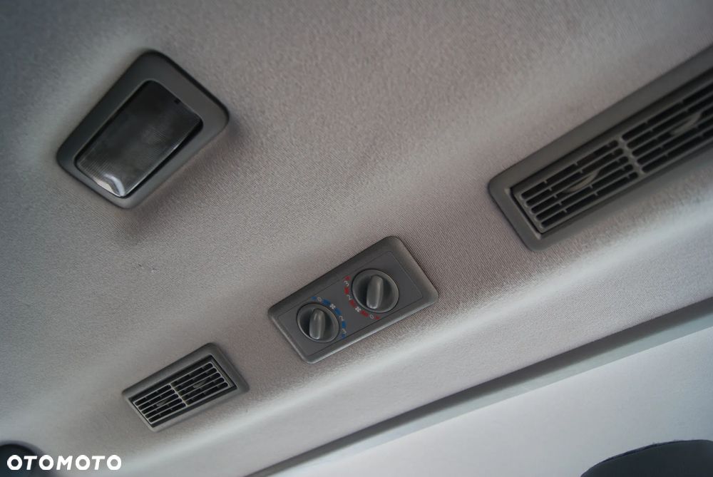 Renault Trafic - 19