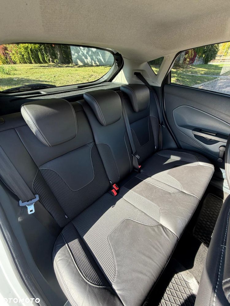 Ford Fiesta - 17