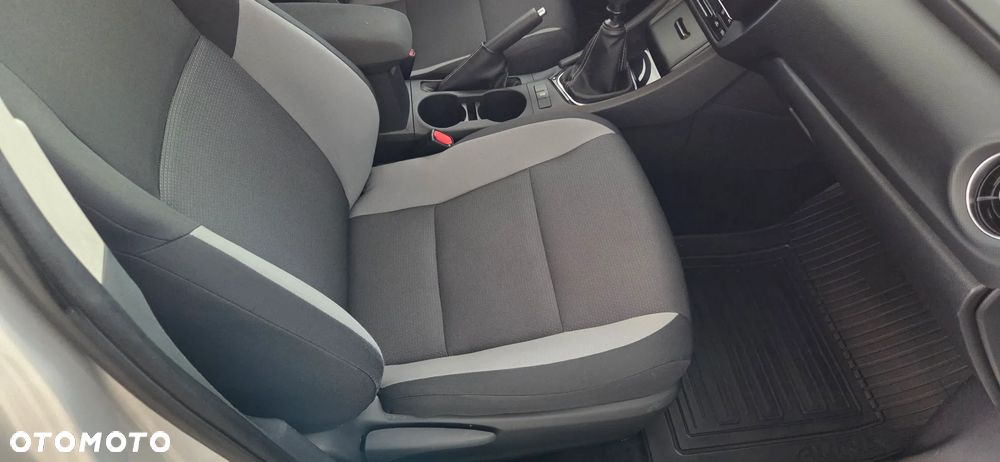 Toyota Auris - 19