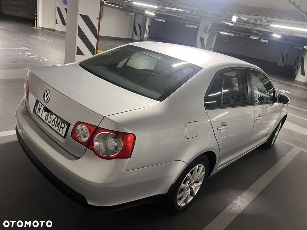 Volkswagen Jetta 2010 photo 2