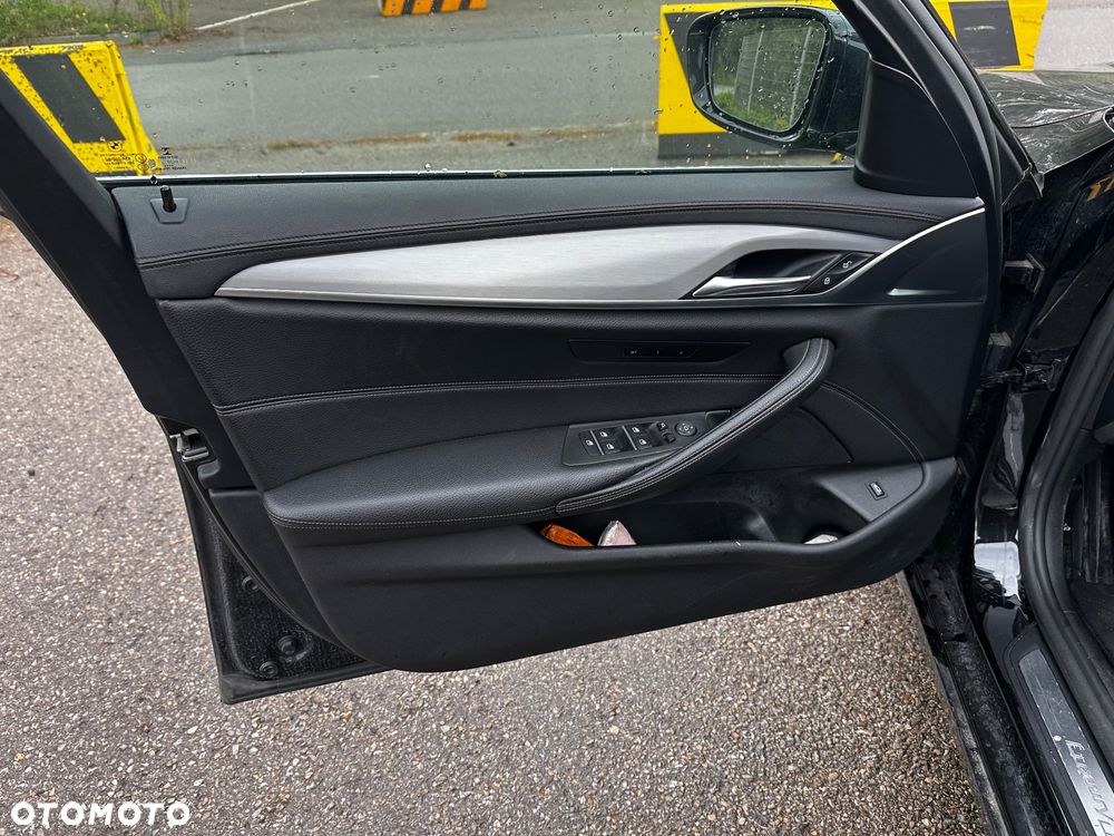 BMW Seria 5 520i GPF Luxury Line - 12