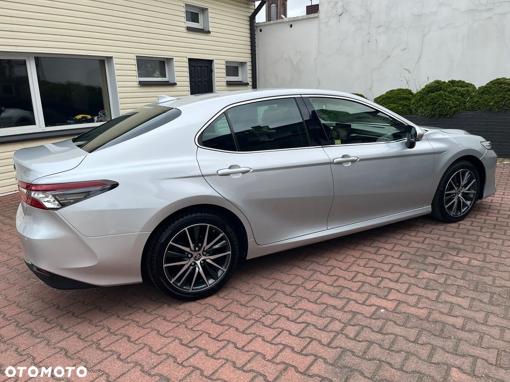 Toyota Camry 2.5 Hybrid Executive CVT - 10
