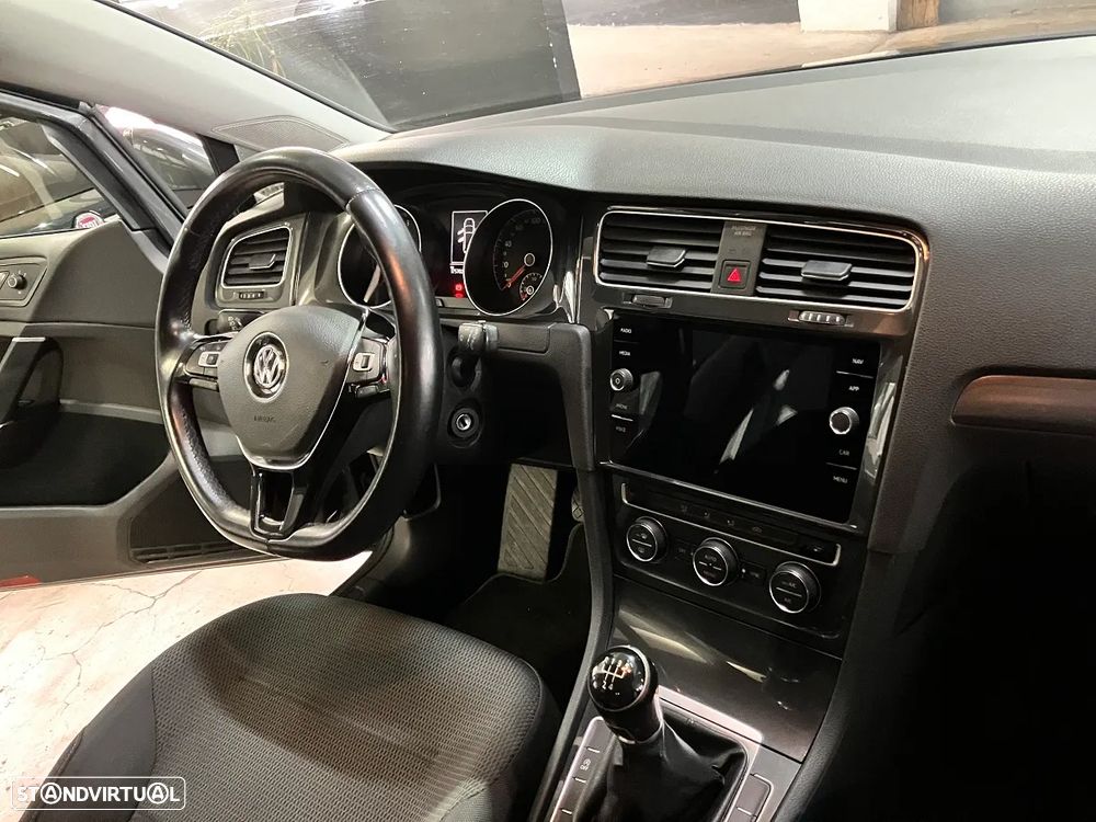 VW Golf Variant 1.6 TDi Confortline - 15