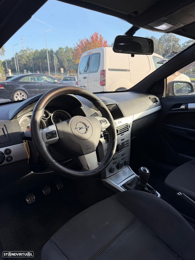 Opel Astra GTC 1.7 CDTi - 12