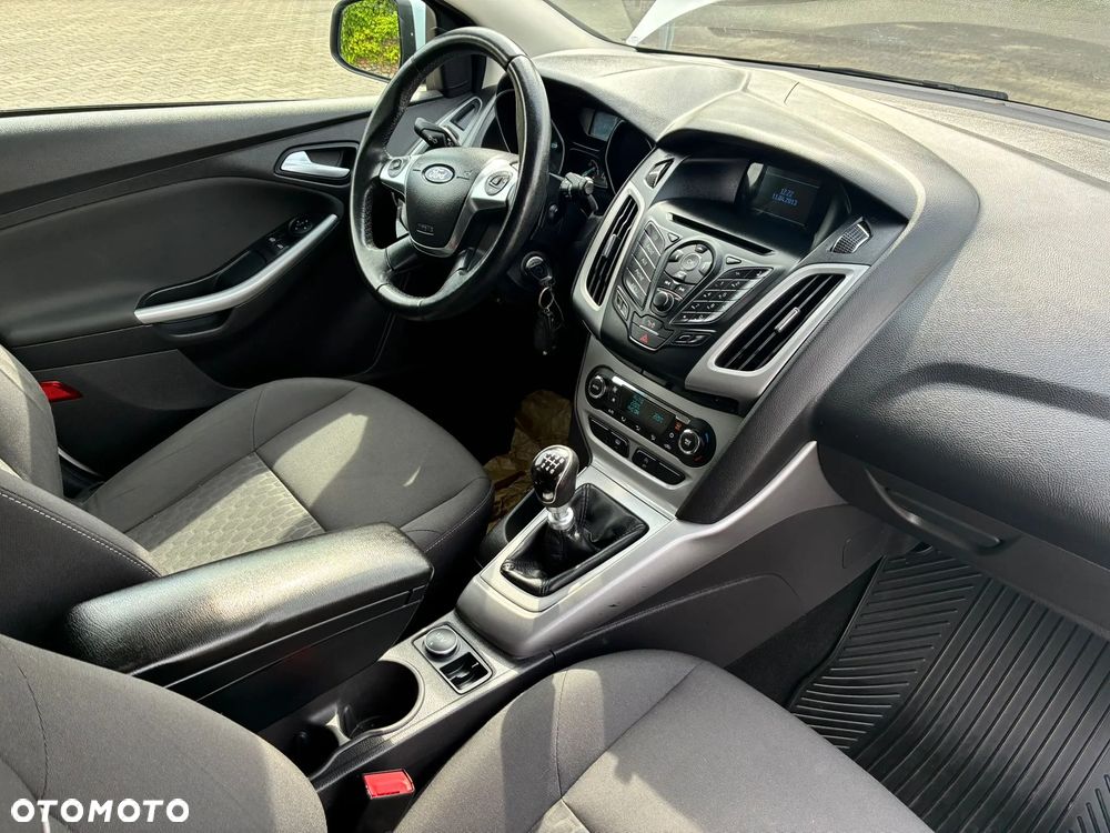 Ford Focus 1.6 TDCi DPF Start-Stopp-System SYNC Edition - 16