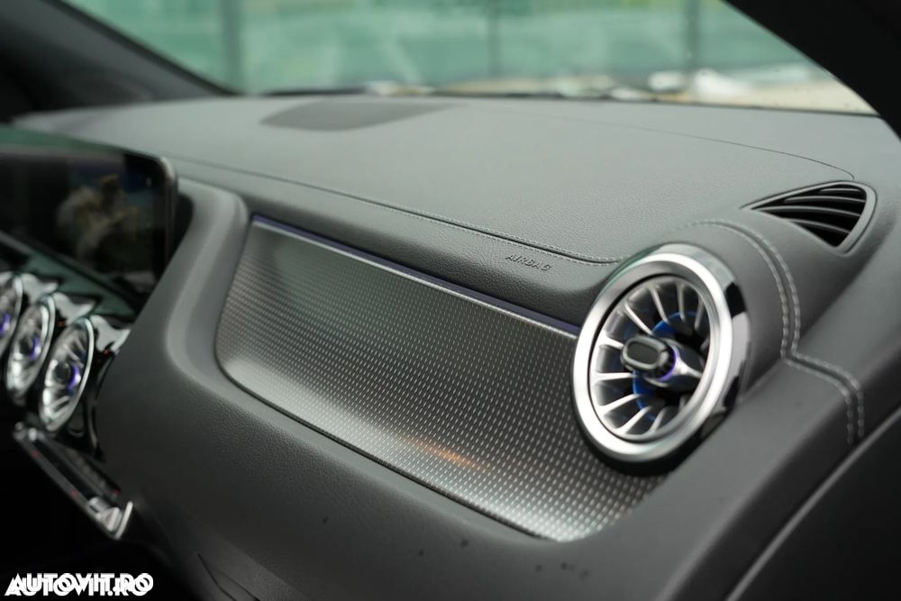 Mercedes-Benz EQA - 9