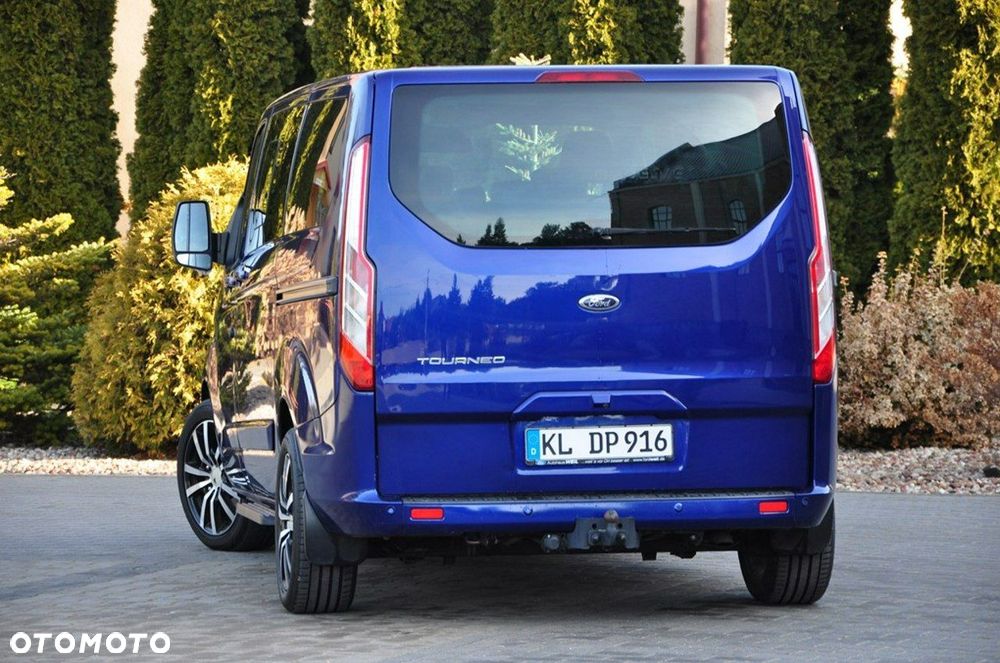 Ford Tourneo Custom - 19