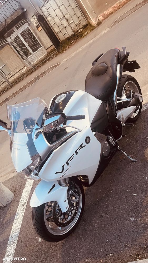 Honda VFR 1200F - 10