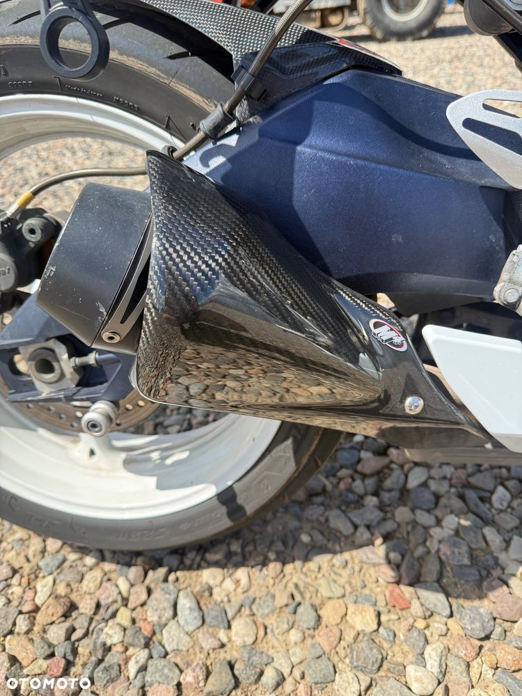 Suzuki GSX-R - 6