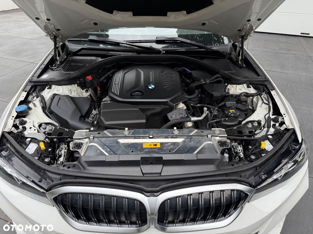 BMW Seria 3 318d - 22