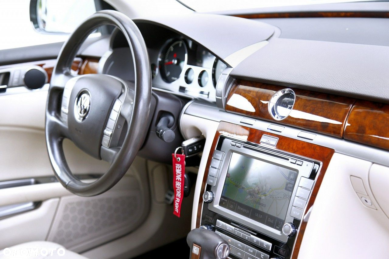 Volkswagen Phaeton - 15
