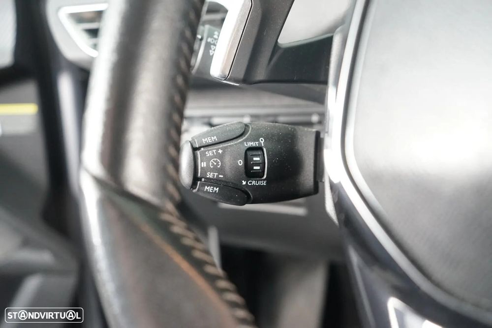 Peugeot 5008 1.5 BlueHDi Allure EAT8 - 19