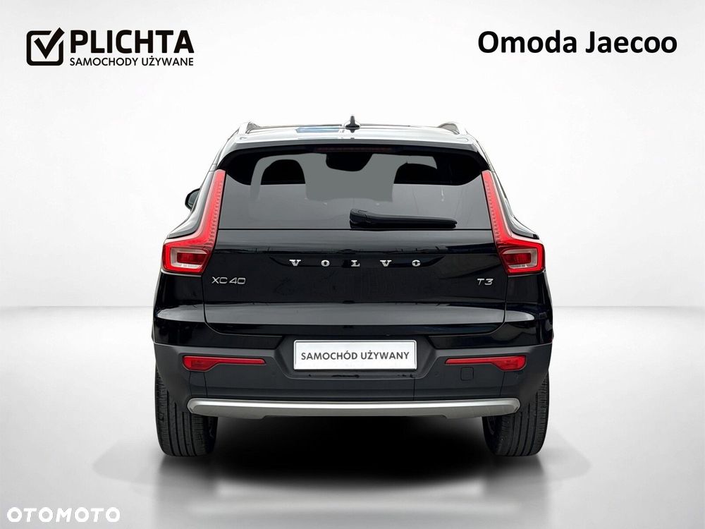 Volvo XC 40 T3 Momentum Pro - 4