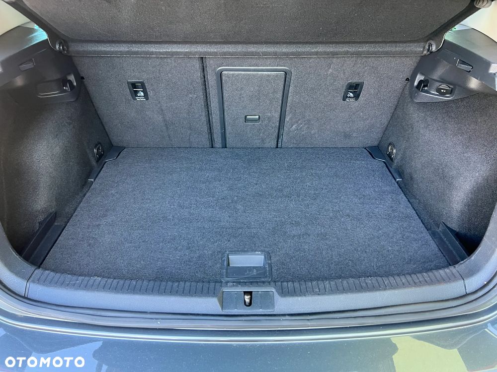 Volkswagen Golf - 17
