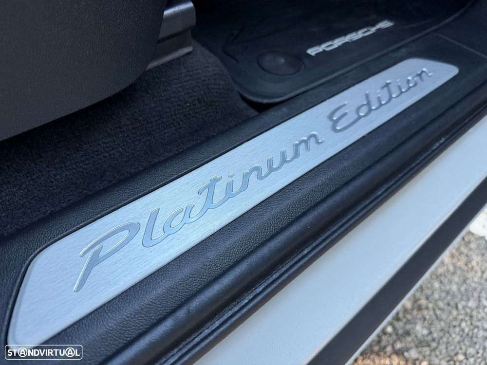 Porsche Cayenne Coupé E-Hybrid Platinum Edition - 44