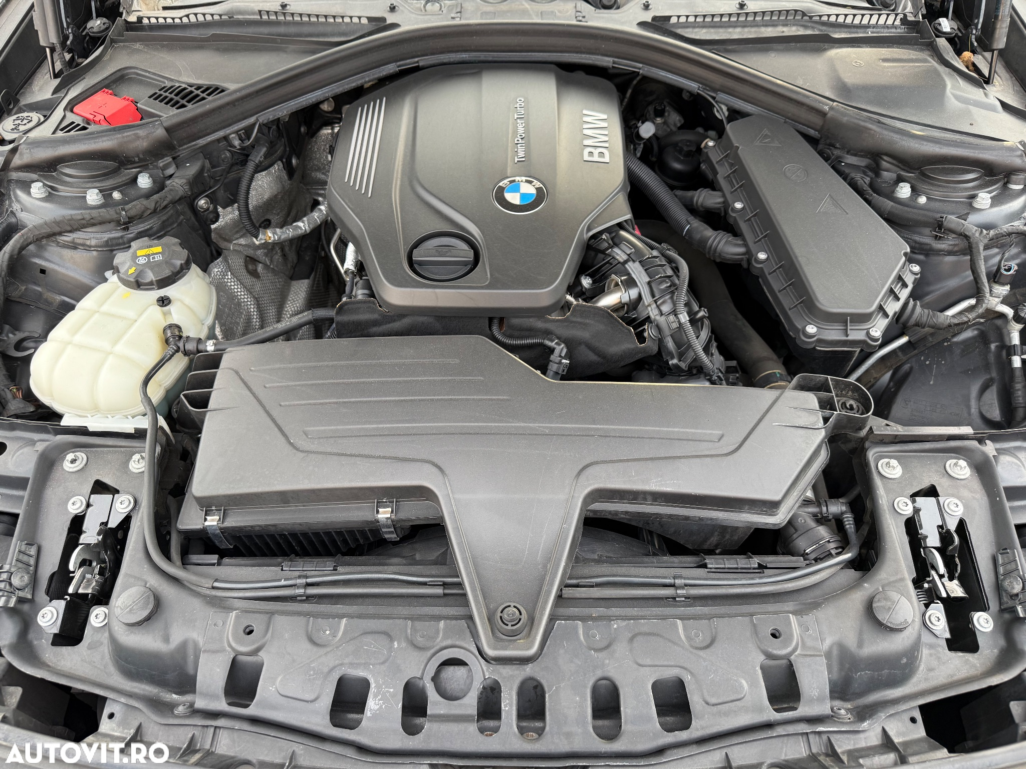 BMW Seria 3 320d GT Aut. Luxury Line - 23