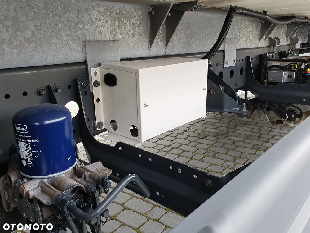 Mercedes-Benz ATEGO 1223 CHŁODNIA THERMO KING -30 +30*C / WINDA BAR - 23