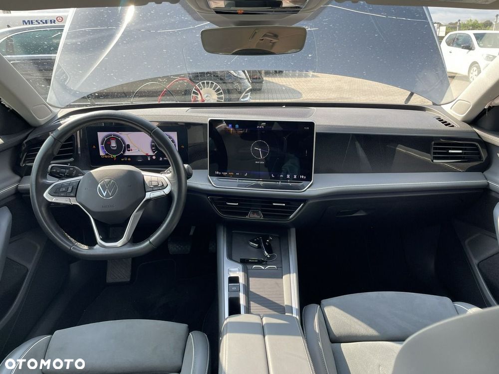 Volkswagen Passat Variant 2.0 TDI SCR Elegance DSG - 11