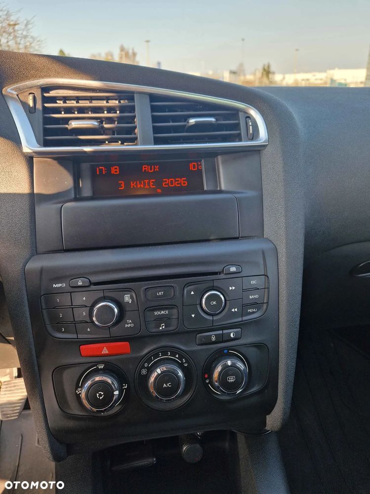 Citroën C4 VTi 120 Attraction - 10