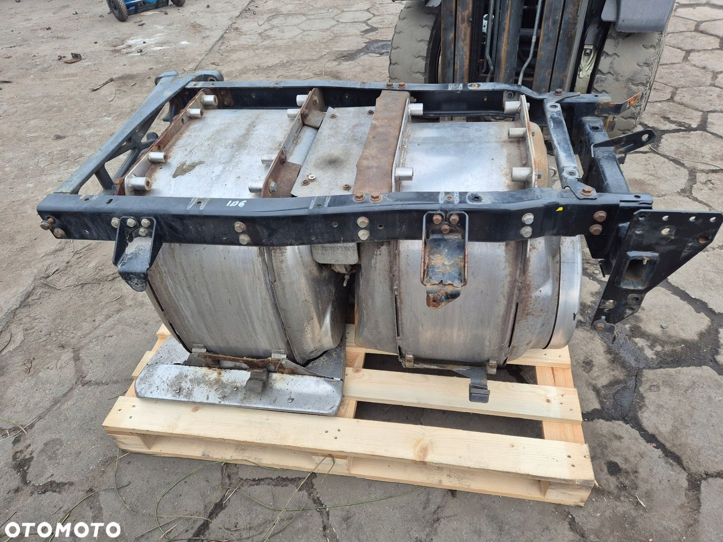TŁUMIK KATALIZATOR FILTR , SCR , DPF KOMPLET DAF XF 106 , CF EURO 6 - 4