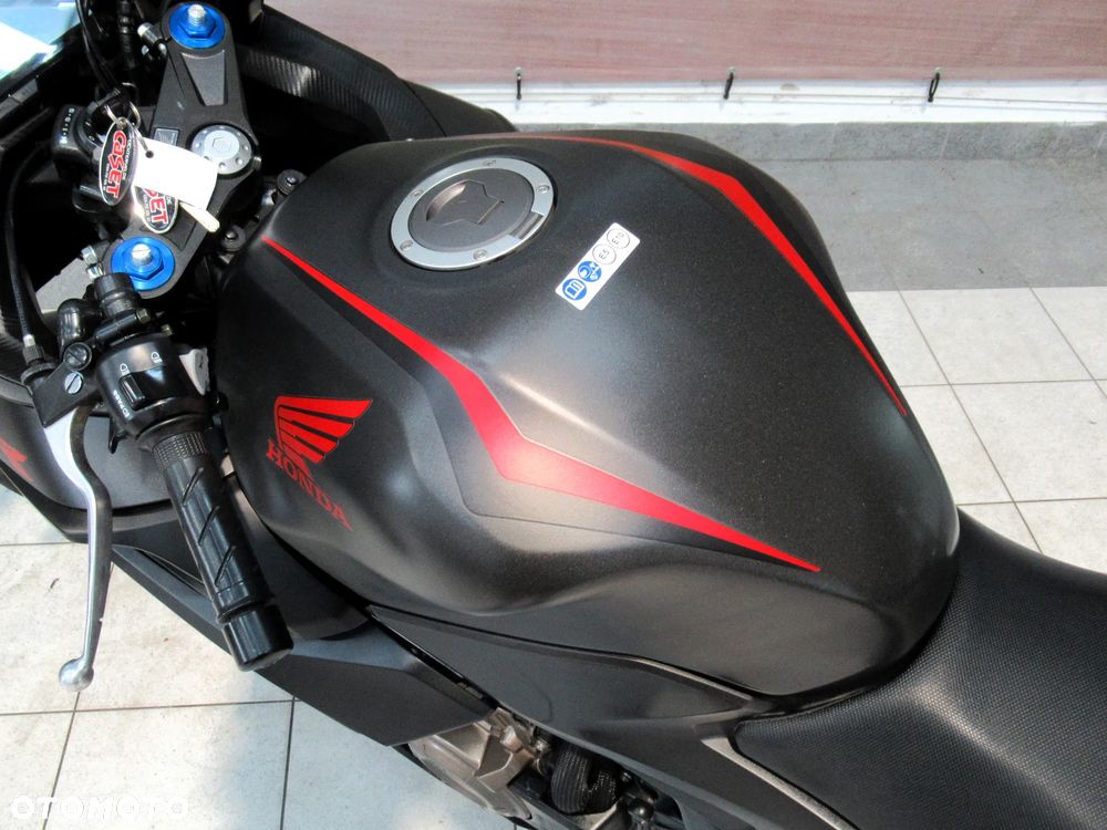 Honda CBR - 12