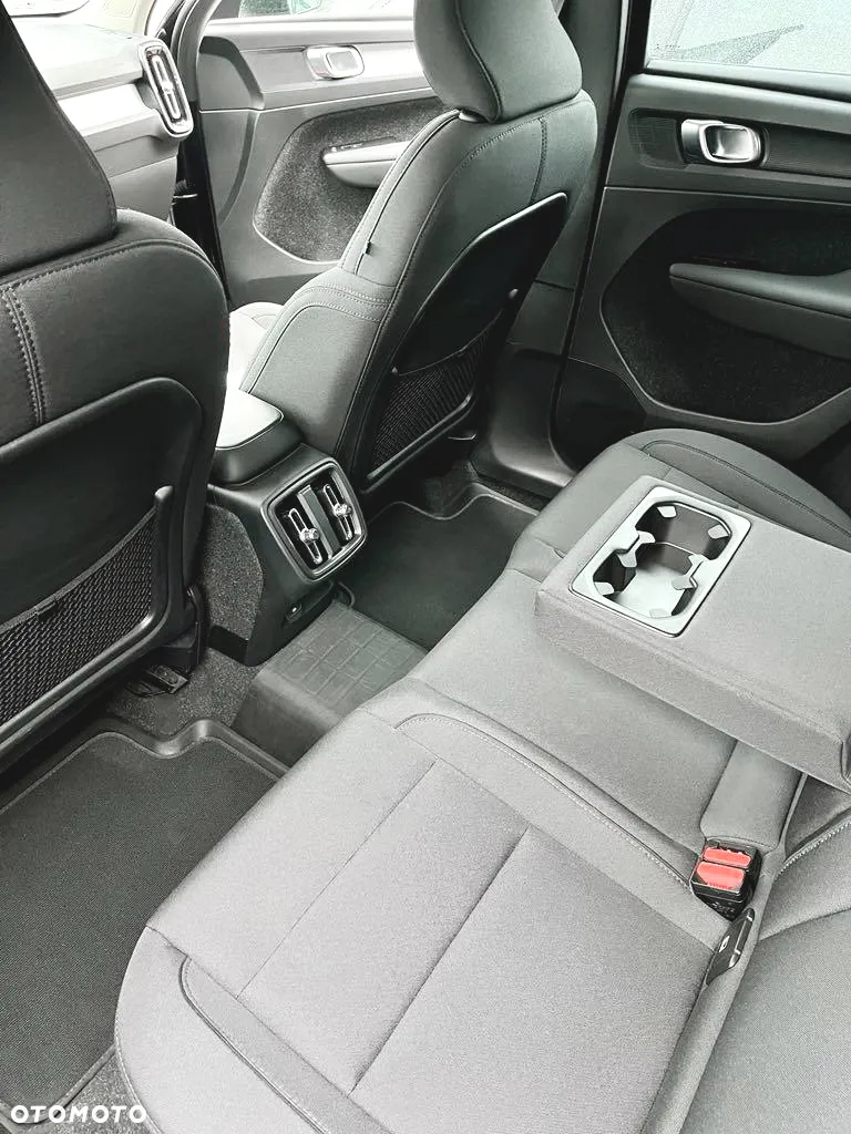 Volvo XC 40 B4 B Momentum Pro - 12
