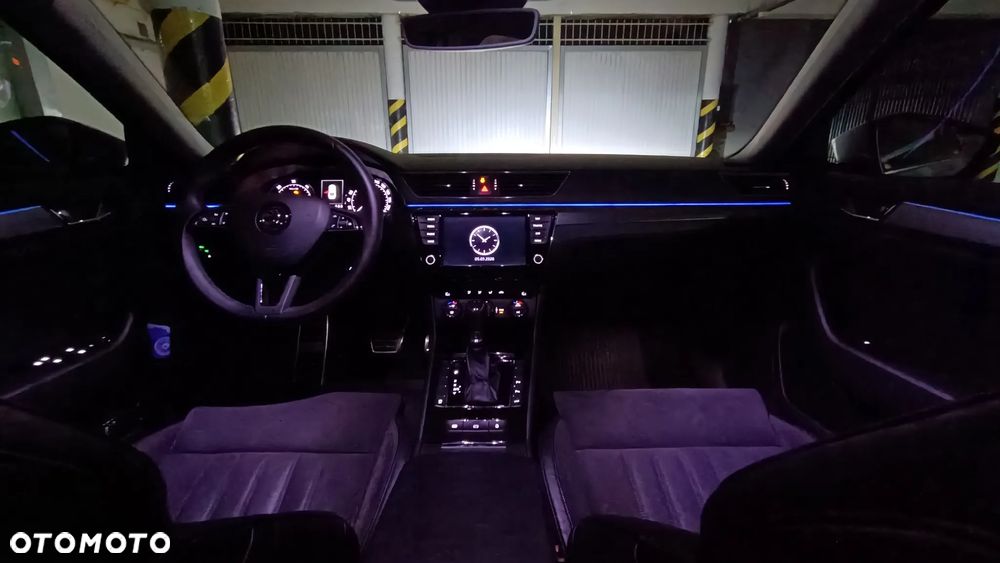 Skoda Superb 2.0 TDI DSG L&K - 37