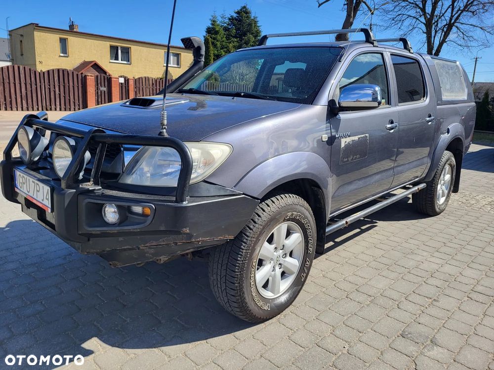 Toyota Hilux 3.0 D-4D Invincible - 1