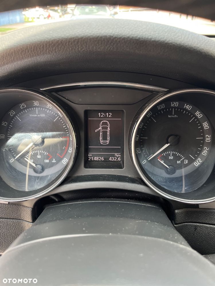 Skoda Superb 2.0 TDI Elegance DSG - 27