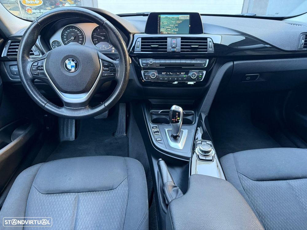 BMW 320 d Aut. Sport Line - 16