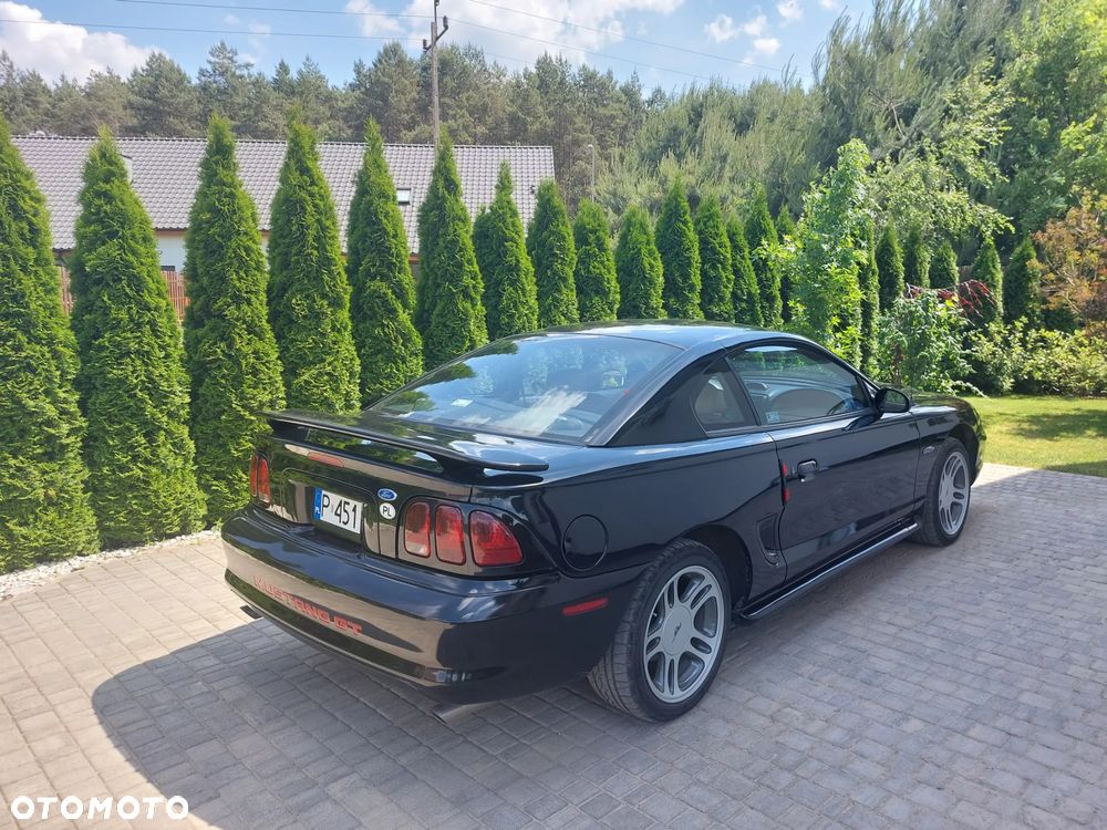 Ford Mustang - 3