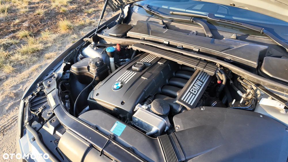 BMW Seria 3 325i - 23
