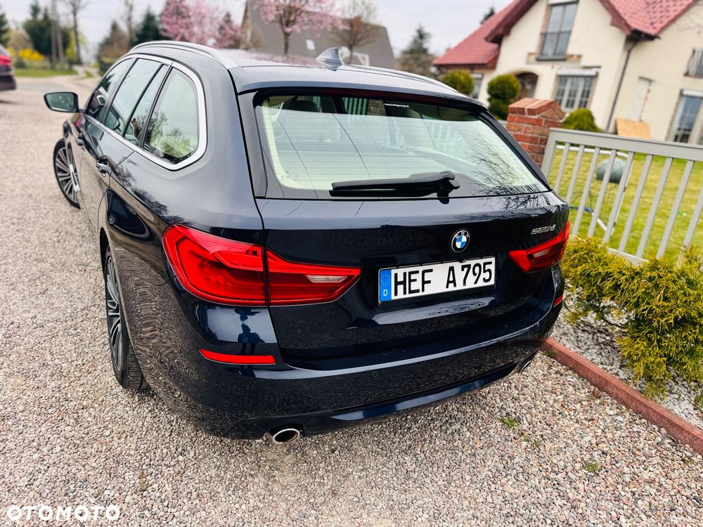 BMW Seria 5 520d Luxury Line sport - 35