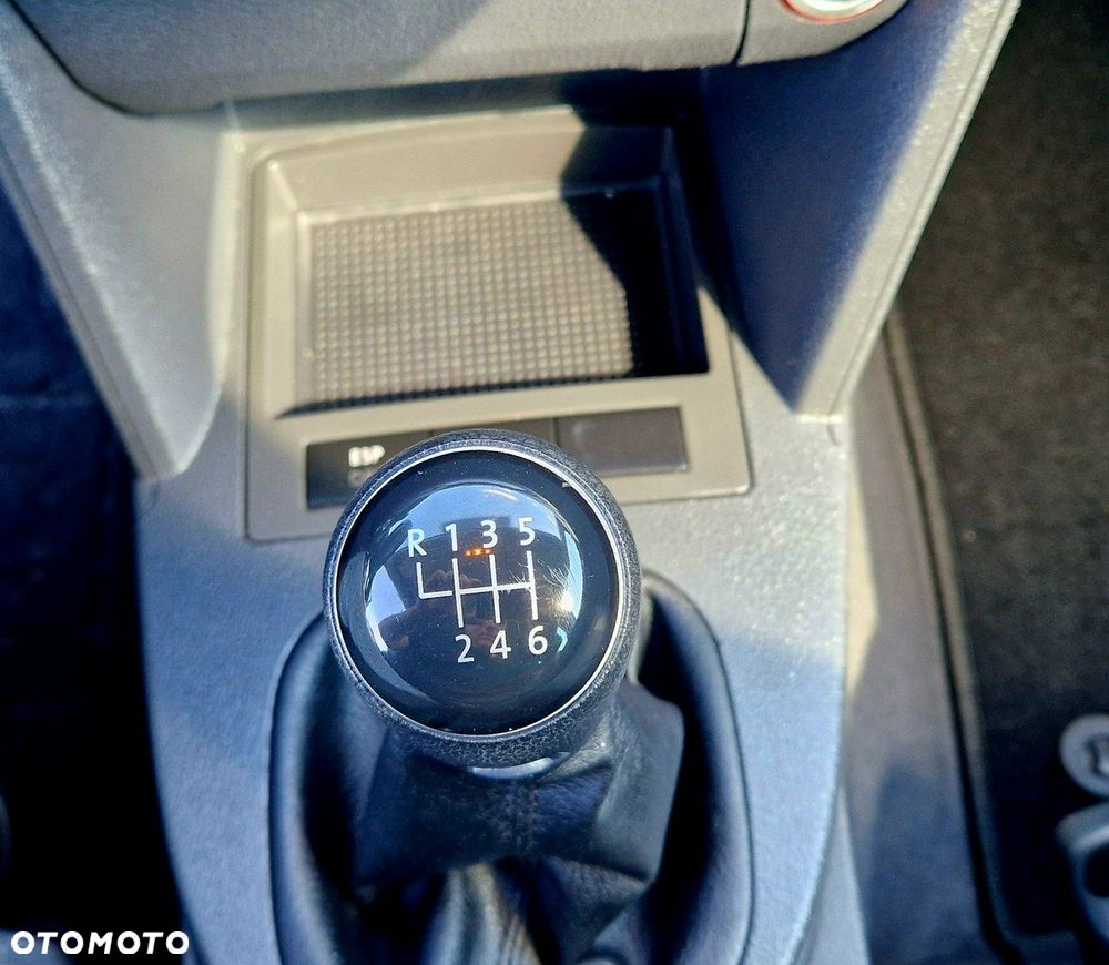 Volkswagen Touran 2.0 TDI Q-Line - 19