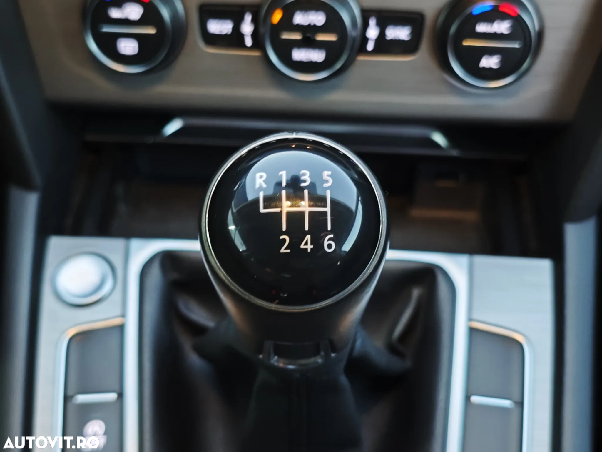 Volkswagen Passat - 19