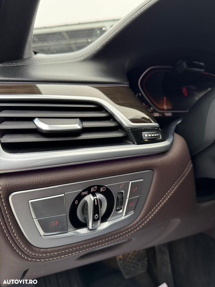 BMW Seria 7 740d xDrive - 28