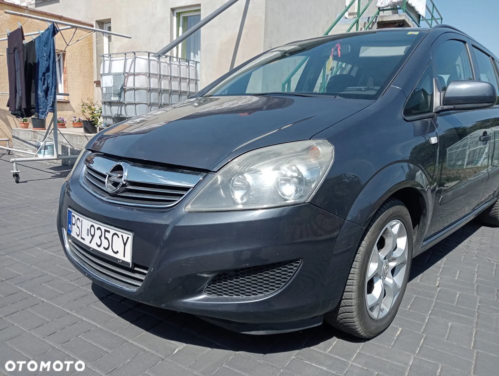 Opel Zafira 1.8 Essentia EU5 - 1