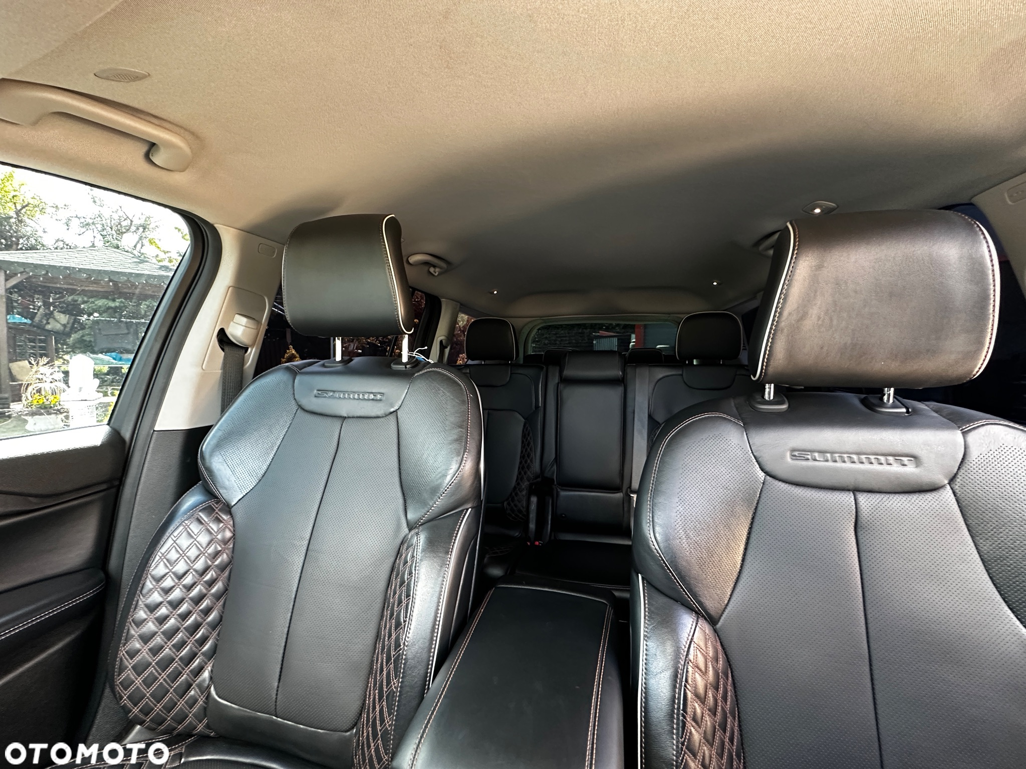 Jeep Grand Cherokee - 23